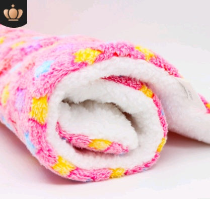 Cozy Pet Blanket – Soft, Cute Comfort for Cats & Dogs