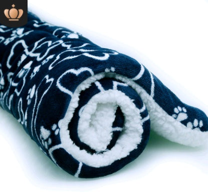 Cozy Pet Blanket – Soft, Cute Comfort for Cats & Dogs