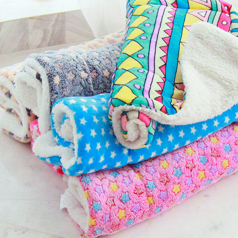 Cozy Pet Blanket – Soft, Cute Comfort for Cats & Dogs