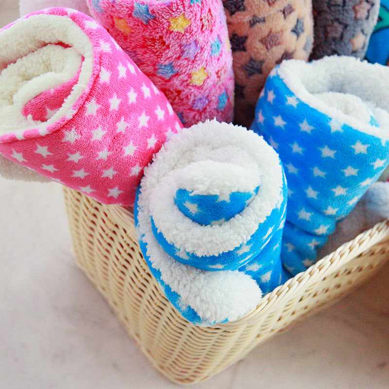 Cozy Pet Blanket – Soft, Cute Comfort for Cats & Dogs